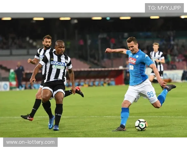 那不勒斯1-0乌迪内斯，超级杯前联赛稳居争冠集团