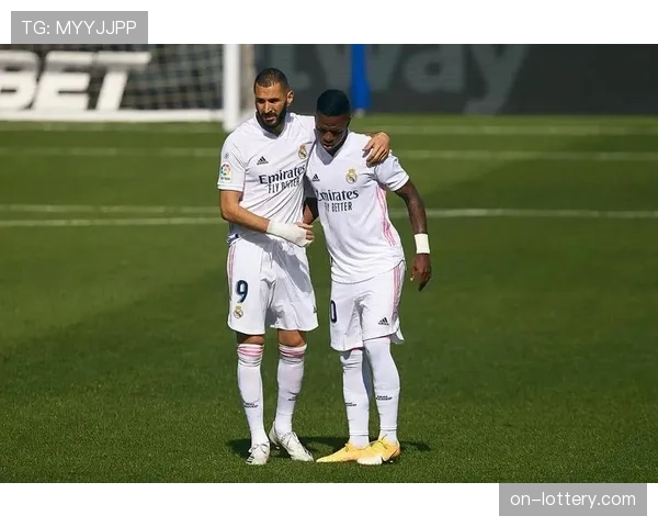 维尼修斯专访:回顾本赛季转型中路后的适应与成长 维尼修斯专访:回顾本赛季转型中路后的适应与成长